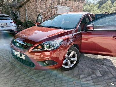 Używany Ford Focus Trend 115 KM (84 kW) 2008 Czerwony Sedan/Limuzyna