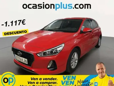 Usado Hyundai i30 110 CV (80 kW) 2018 Rojo Utilitario