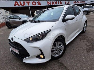Usado Toyota Yaris Hybrid Business Edition 116 CV (85 kW) 2022 Blanco Berlina