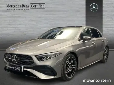 Usado Mercedes A200 Advanced 150 CV (110 kW) 2025 Gris Utilitario