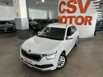 Usado Skoda Kamiq Selection 150 CV (110 kW) 2023 Blanco SUV