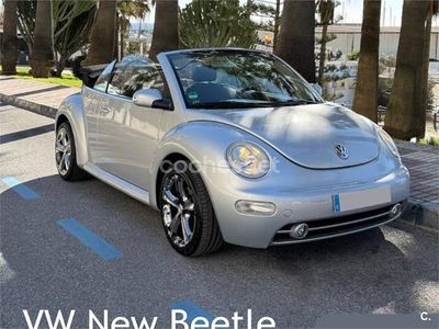 Usado VW New Beetle 102 CV (75 kW) 2006 Gris / plata Utilitario