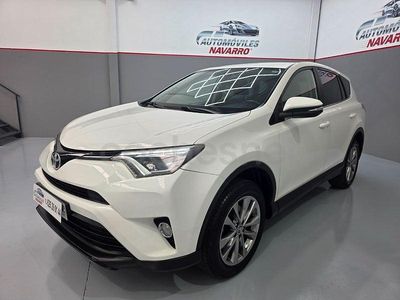 Begagnad Toyota RAV4 Advance 143 HK (105 kW) 2015 Vit SUV