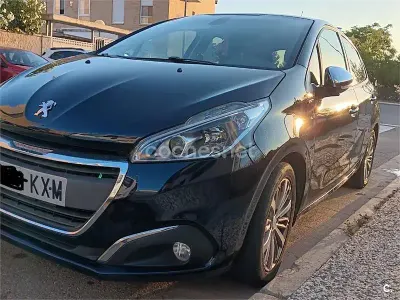 Usado Peugeot 208 Signature Sky 99 CV (72 kW) 2019 Azul Utilitario