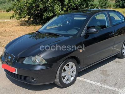 Usado Seat Ibiza Sport 100 CV (73 kW) 2004 Negro Utilitario