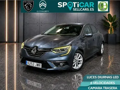 Usado Renault Mégane Zen 130 CV (95 kW) 2017 Azul Berlina