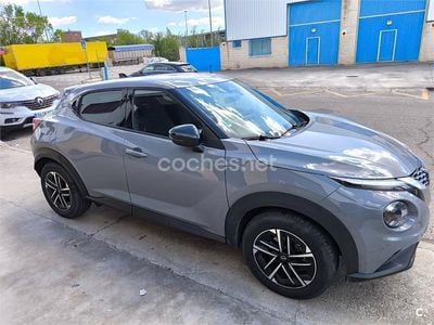 Usado Nissan Juke N-Connecta 114 CV (83 kW) 2025 Gris / plata SUV