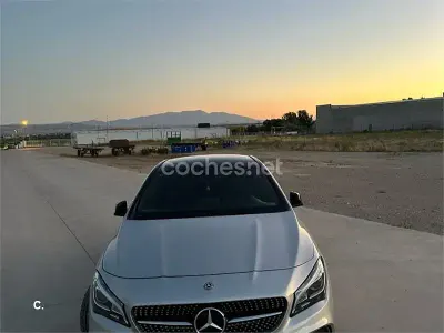 Usado Mercedes CLA200 136 CV (100 kW) 2018 Gris / plata Berlina