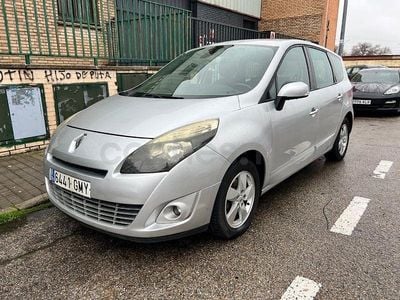 Usado Renault Grand Scénic III Dynamique 130 CV (95 kW) 2009 Gris / plata Monovolumen