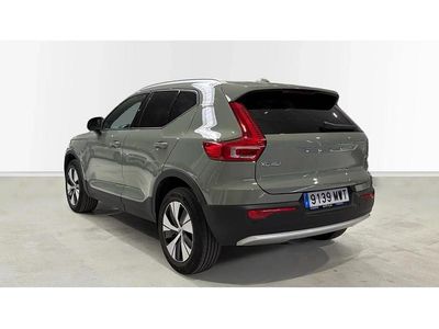 Begagnad Volvo XC40 Core 163 HK (119 kW) 2024 Grön SUV