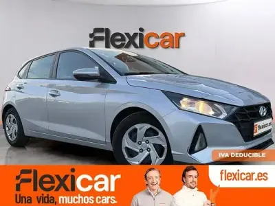 Usado Hyundai i20 84 CV (61 kW) 2022 Gris Utilitario