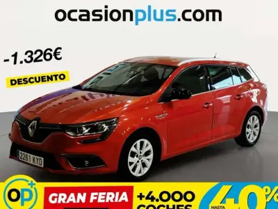 Usado Renault Mégane GrandTour LIMITED 140 CV (102 kW) 2019 Rojo Familiar
