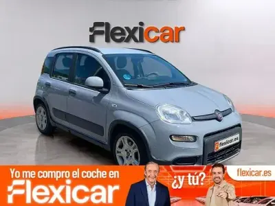 Usado Fiat Panda Cross Cross 70 CV (51 kW) 2023 Gris / plata Utilitario