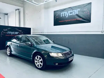 Usado VW Phaeton 241 CV (177 kW) 2004 Gris / plata Berlina