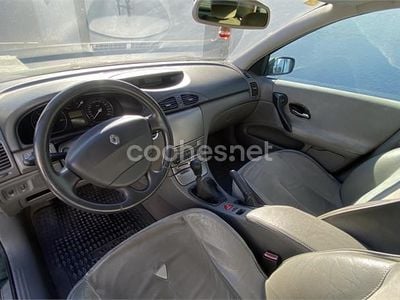Verde Usado 2002 Renault Laguna II Expression Berlina | 3000 € (Caro)