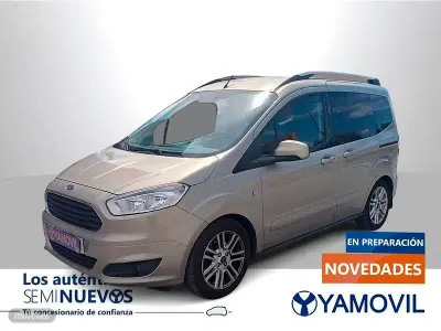 Usado Ford Tourneo Courier Titanium 100 CV (73 kW) 2017 Plateado Monovolumen
