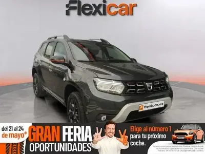 Begagnad Dacia Duster Extreme 150 HK (110 kW) 2022 Grå SUV