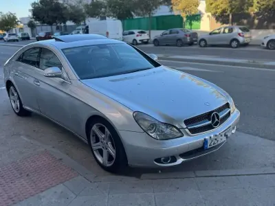 Usado Mercedes CLS350 272 CV (200 kW) 2004 Gris Coupe