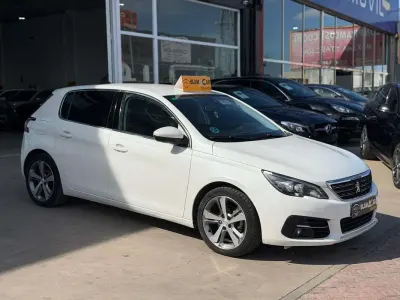 Occasion Peugeot 308 Active 131 ch (96 kW) 2020 Blanc Citadine