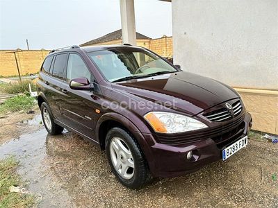 Usado Ssangyong (KGM) Kyron Limited 141 CV (103 kW) 2006 Granate SUV