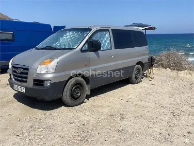 Usado Hyundai H-1 140 CV (102 kW) 2006 Gris / plata Monovolumen