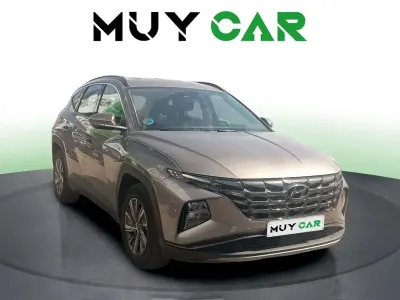 Usado Hyundai Tucson Style 136 CV (100 kW) 2023 Marrón SUV
