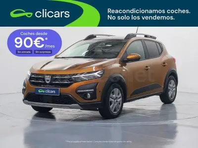 Usado Dacia Sandero Comfort 101 CV (74 kW) 2021 Naranja Berlina