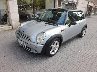 Usado Mini Cooper 116 CV (85 kW) 2006 Gris / plata Utilitario