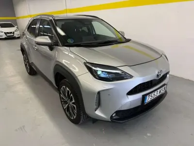 Usado Toyota Yaris Cross Active 125 CV (91 kW) 2024 Gris SUV