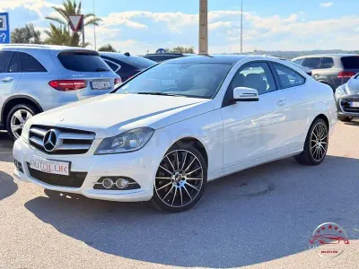 Usado Mercedes C220 170 CV (125 kW) 2013 Blanco Coupe