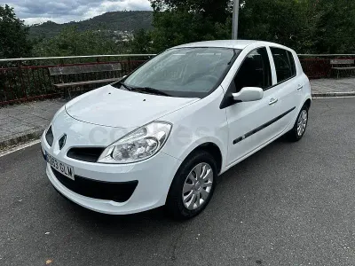 Usado Renault Clio II Business 75 CV (55 kW) 2009 Blanco Berlina