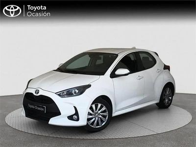 Usado Toyota Yaris Hybrid Active 116 CV (85 kW) 2023 Blanco Monovolumen