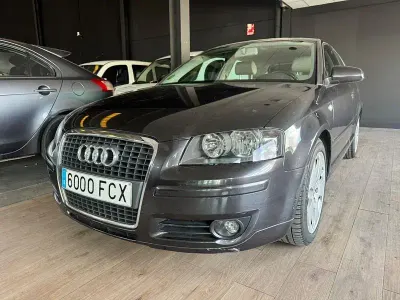 Usado Audi A3 Attraction 150 CV (110 kW) 2006 Gris / plata Utilitario