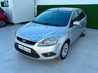 Gris / plata Usado 2008 Ford Focus Titanium Berlina | 3490 € (Precio justo)