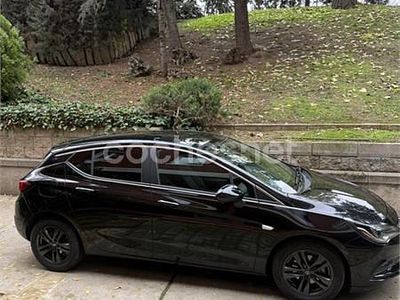 Usado Opel Astra 110 CV (80 kW) 2019 Negro Berlina