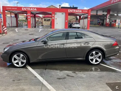 Usado Mercedes CLS500 388 CV (285 kW) 2009 Gris / plata Coupe