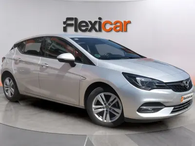 Usado Opel Astra Business Elegance 131 CV (96 kW) 2020 Gris Berlina