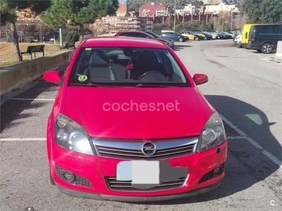Rojo Usado 2007 Opel Astra Cosmo Berlina | 3600 € (Precio justo)