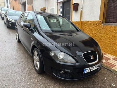 Usado Seat Leon Reference 105 CV (77 kW) 2011 Negro Berlina