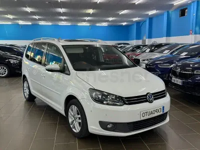 Usado VW Touran Advance 105 CV (77 kW) 2014 Blanco Monovolumen