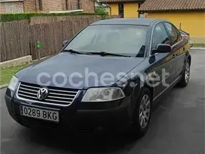 Usado VW Passat Trendline 130 CV (95 kW) 2001 Azul Berlina