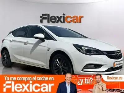 Usado Opel Astra Dynamic 110 CV (80 kW) 2019 Blanco Berlina