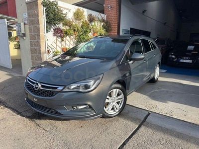 Usado Opel Astra Excellence 136 CV (100 kW) 2016 Gris / plata Familiar