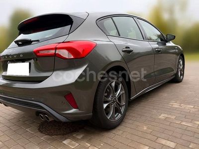 Gris / plata Usado 2021 Ford Focus ST-Line Berlina | 17.800 € (Precio justo)