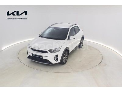 Blanco Usado 2024 Kia Stonic SUV | 20.100 € (Un poco caro)