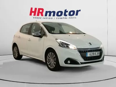 Usado Peugeot 208 Allure 110 CV (80 kW) 2018 Blanco Utilitario