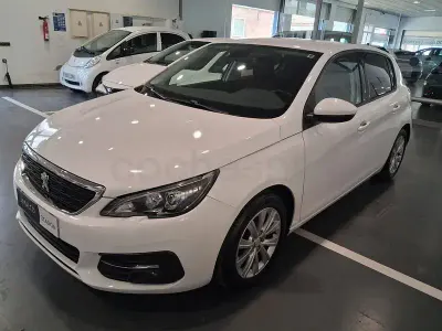 Usado Peugeot 308 Style 110 CV (80 kW) 2020 Blanco Berlina