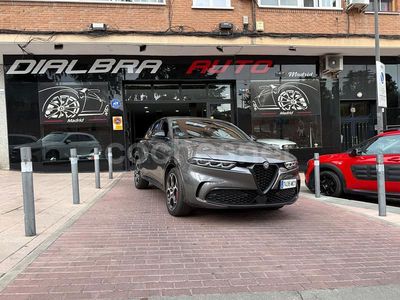 Gris / plata Usado 2023 Alfa Romeo Tonale Veloce SUV | 26.800 € (Caro)