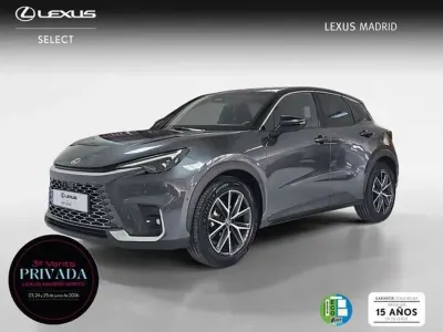 Usado Lexus LBX 136 CV (100 kW) 2025 Gris SUV