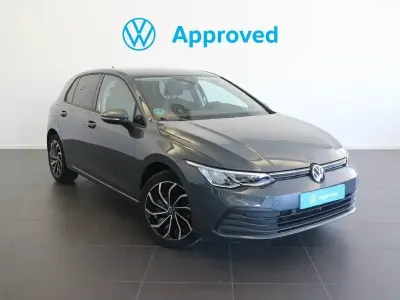 Usado VW Golf VIII Life 130 CV (95 kW) 2022 Gris Berlina